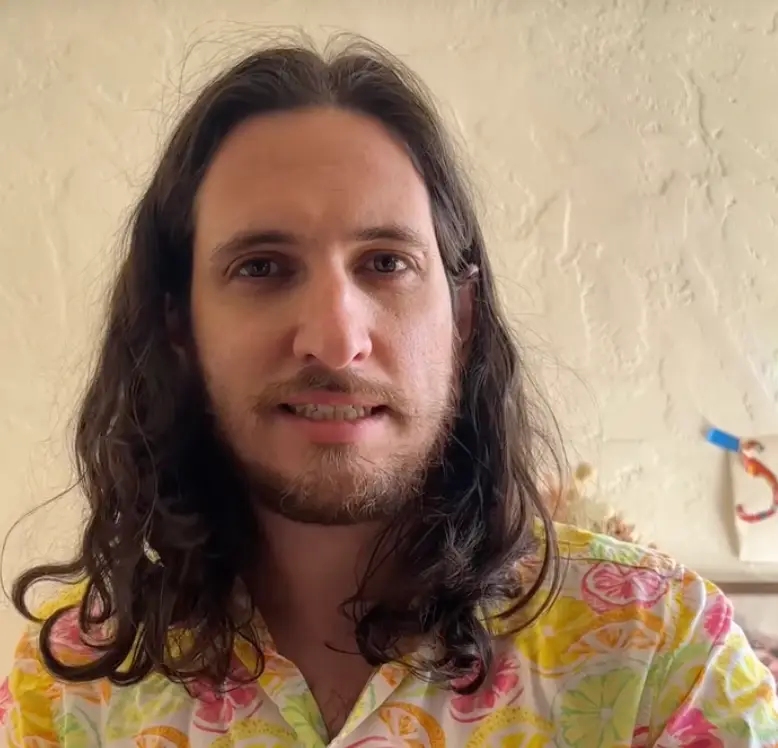 Influencer Sidney Raz has opened up about how his daughter's death eventually led to his stomach cancer diagnosis (TikTok/@sidneyraz)