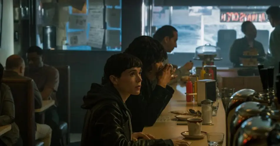 Elliot sent the internet into a frenzy with this pic. (