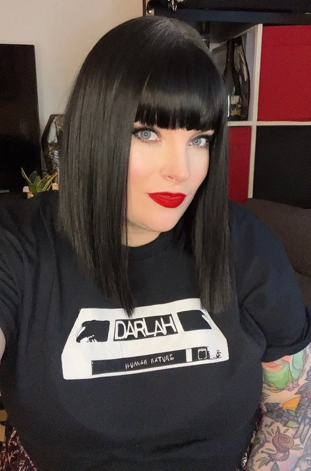 Jen took to wearing wigs to conceal her hair loss (Jen Thomas)