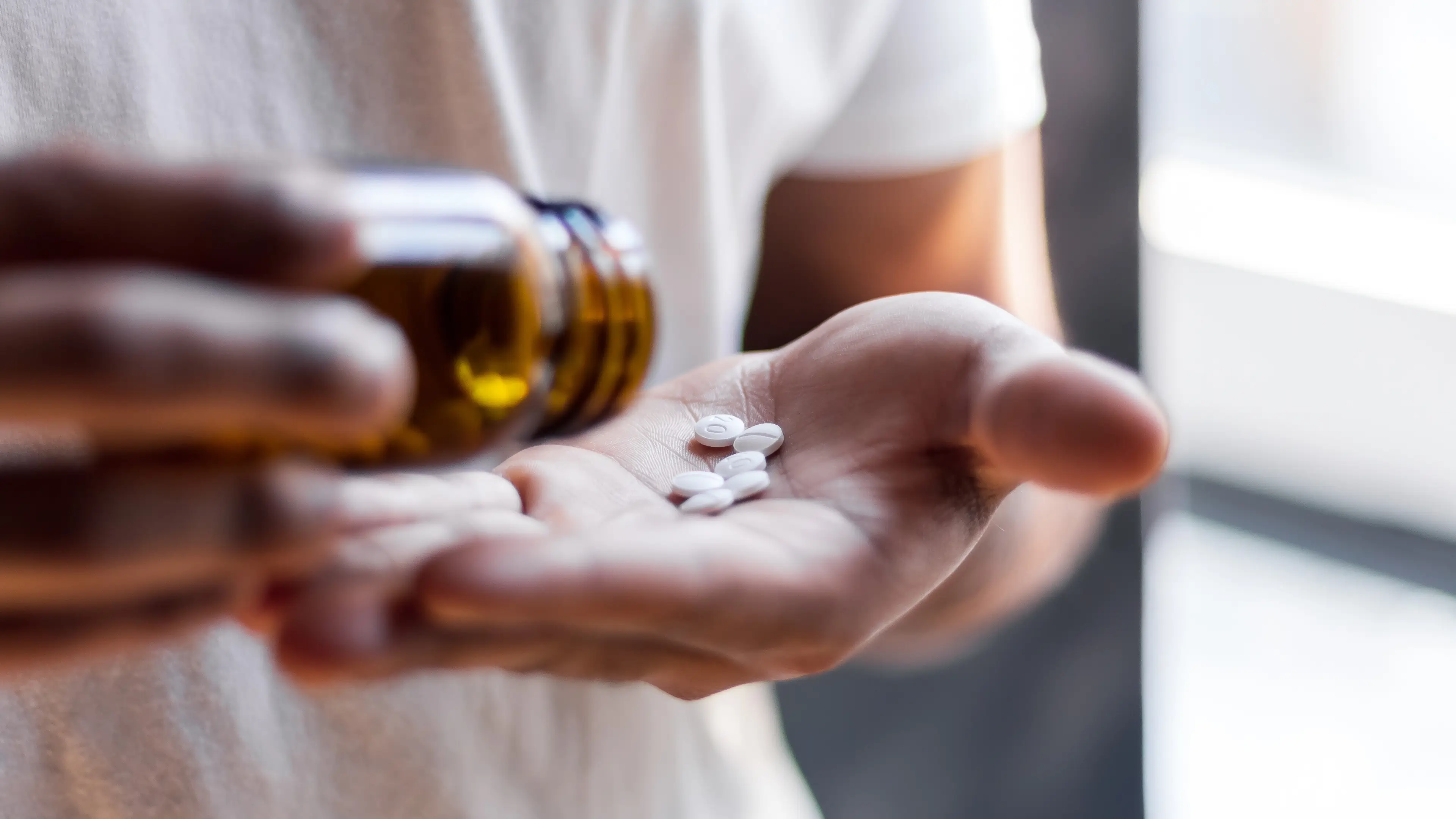 Neurologist issues warning to anyone who takes these three popular supplements