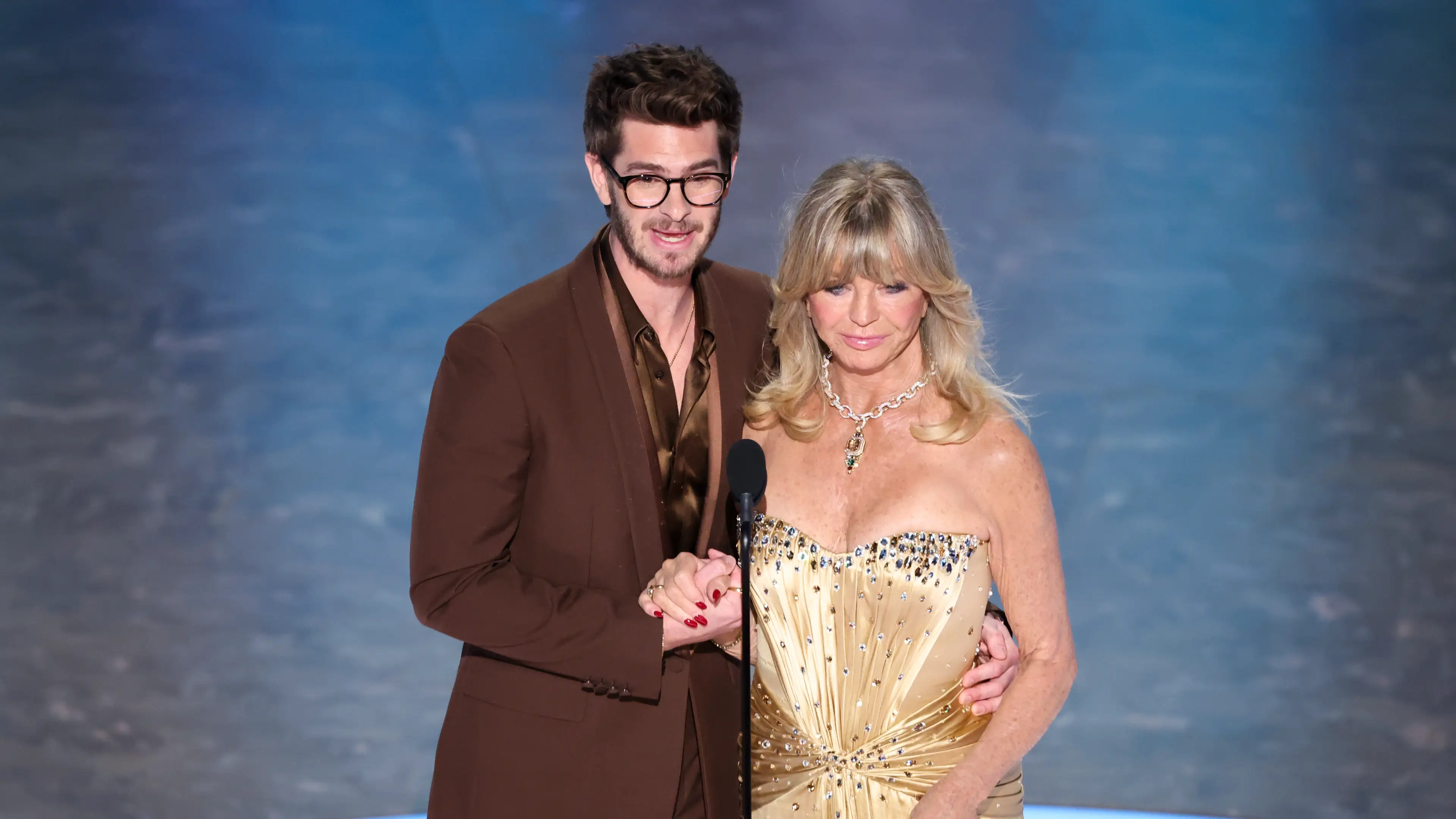Goldie Hawn shares heartbreaking health condition at Oscars after asking Andrew Garfield for help during speech