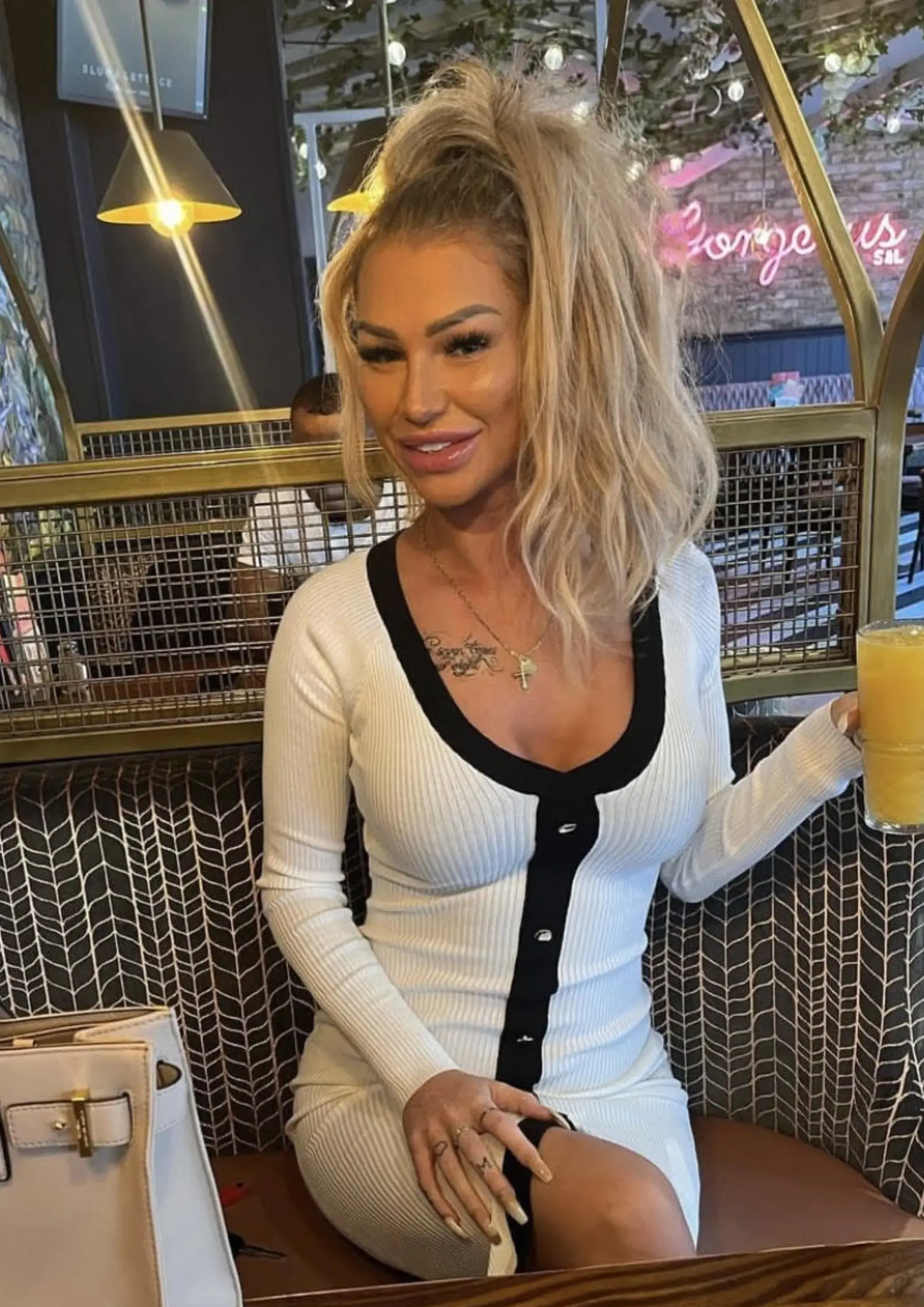 The delivery driver liked a string of Molly's photos and tried to slide into her DMs.