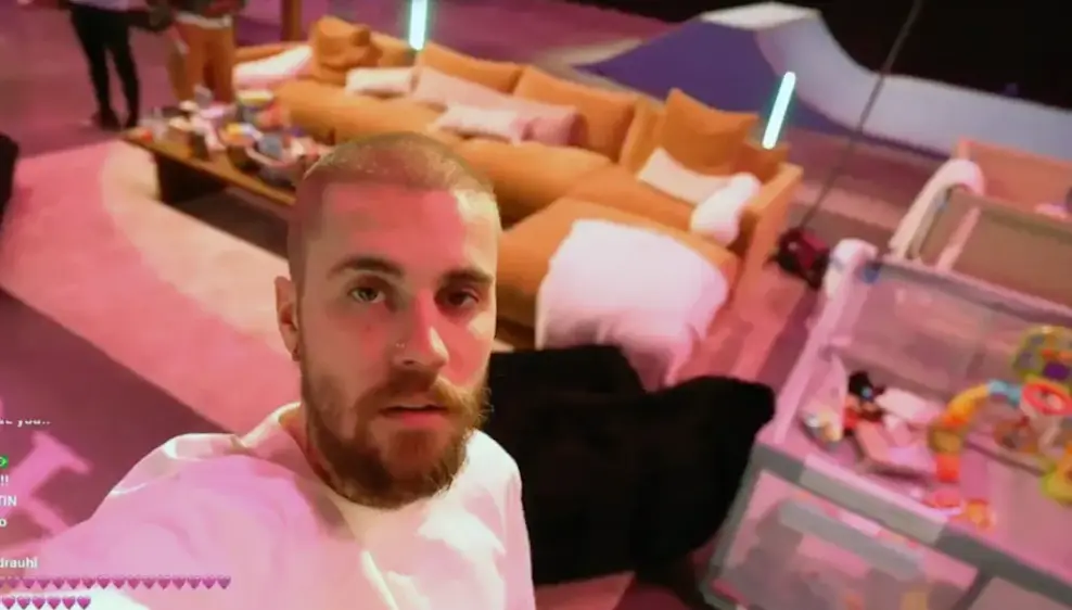 Bieber began streaming on Twitch last month (Twitch)