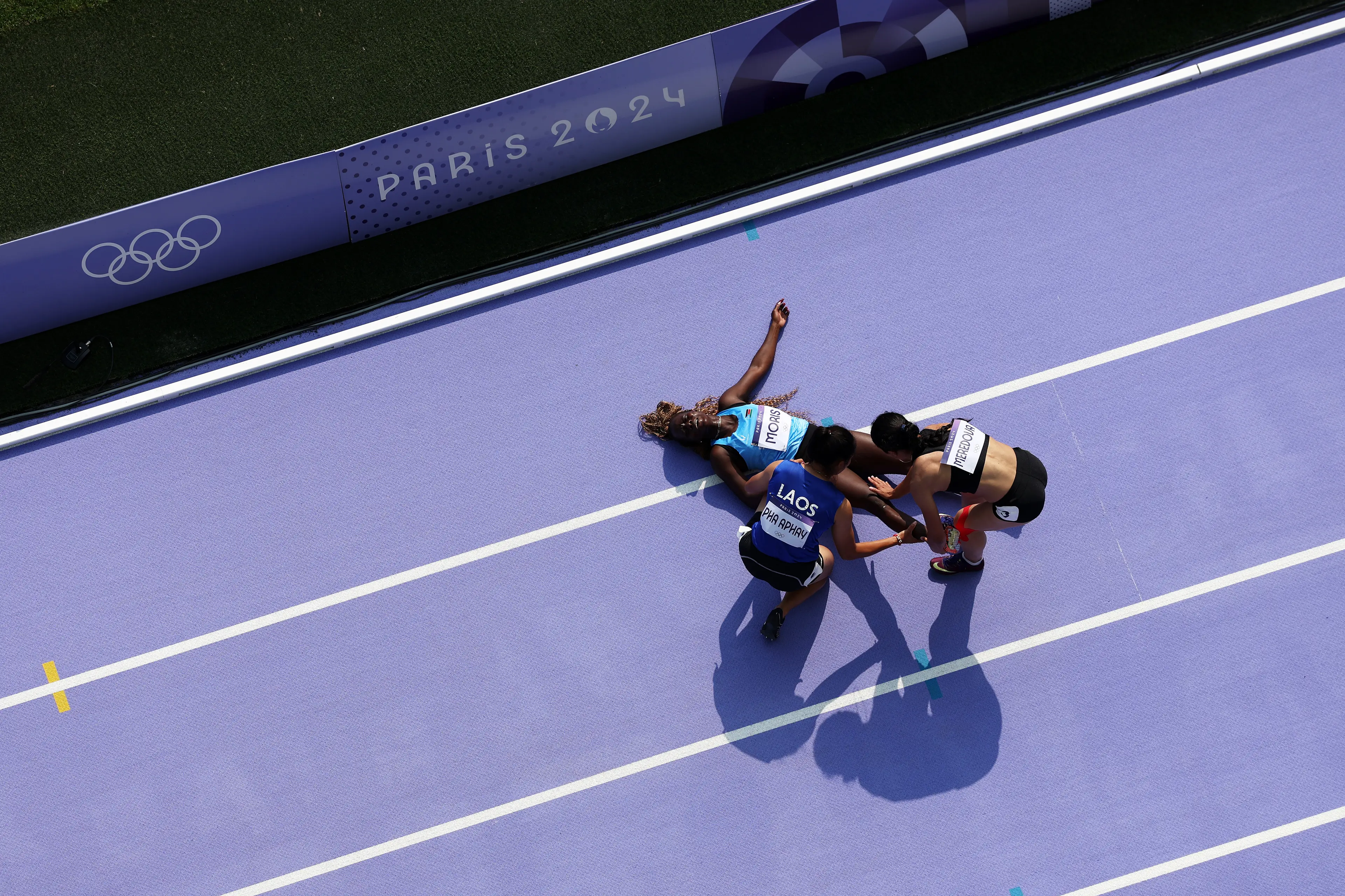 Moris was surrounded by her competitors. (Richard Heathcote/Getty Images)