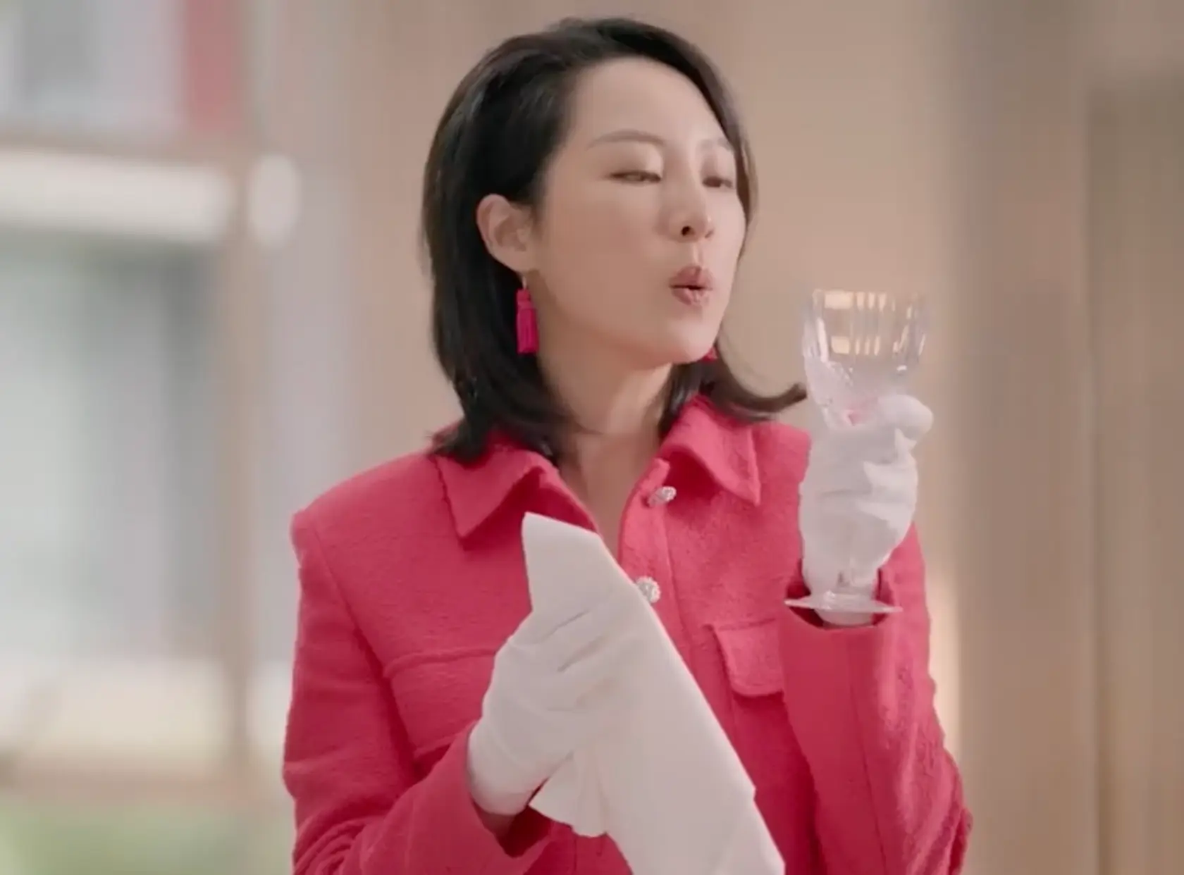 Sara Jane Ho is an etiquette specialist.