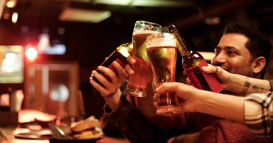 Rather than 11pm, pubs and clubs will close at 1am.(