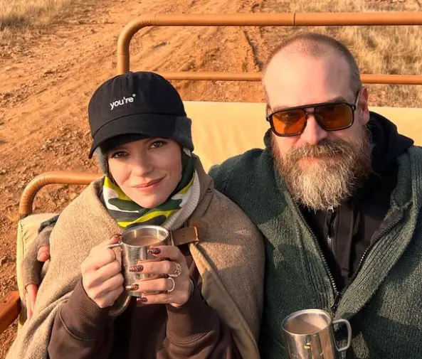 She has her husband, David Harbour controlling her phon (Instagram/@lilyallen)