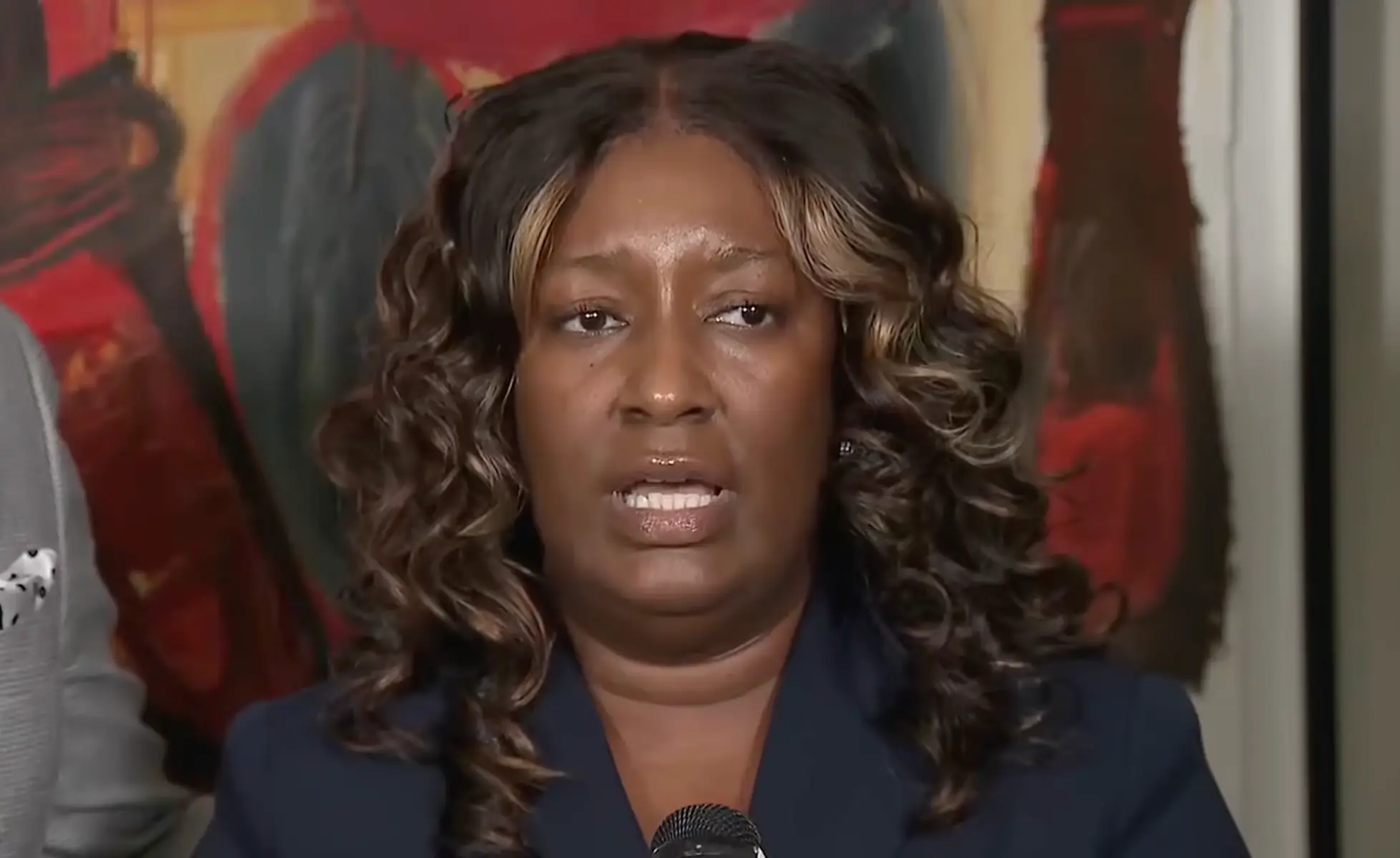Cassandra Barksdale alleges she was incorrectly diagnosed with 'aggressive' cancer (youtube/@wsbtv)