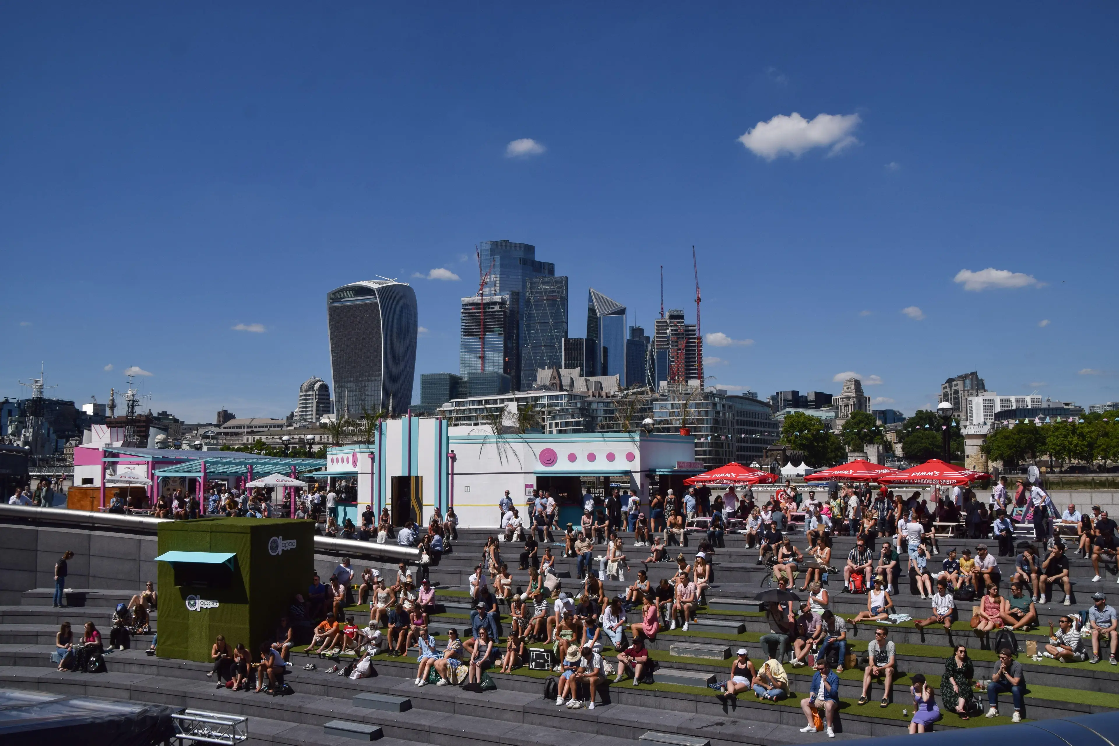 People in London enjoyed the heat last Friday (8 July).
