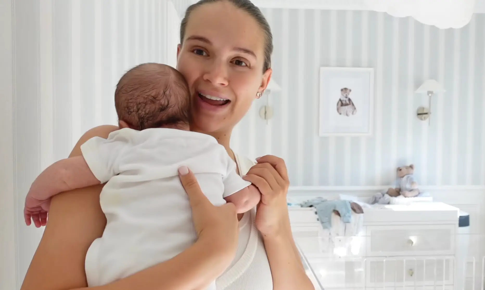 The social media star admitted she stopped breastfeeding after three weeks (YouTube/MollyMae)