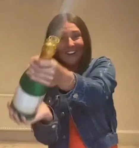 Katylee celebrated purchasing her house at the age of 21.