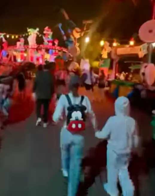 A video showed them walking through the theme park (Instagram/@cherylofficial)
