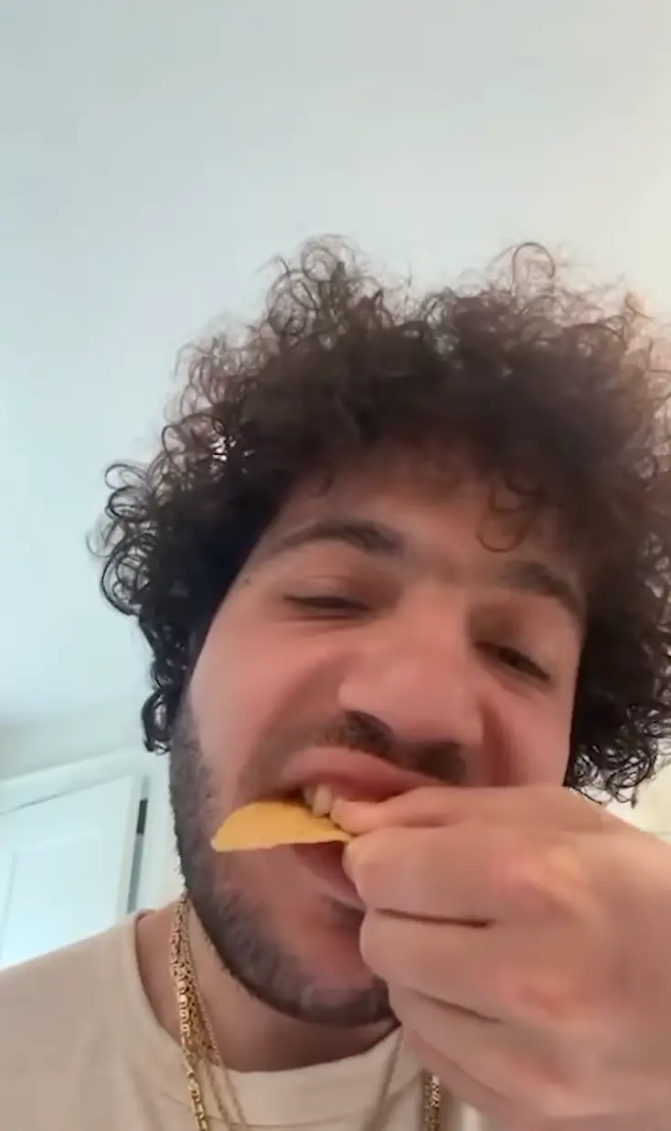 Blanco explained the reasoning behind the gesture, claiming Gomez 'isn't much of a flowers girl' (Instagram/@itsbennyblanco)