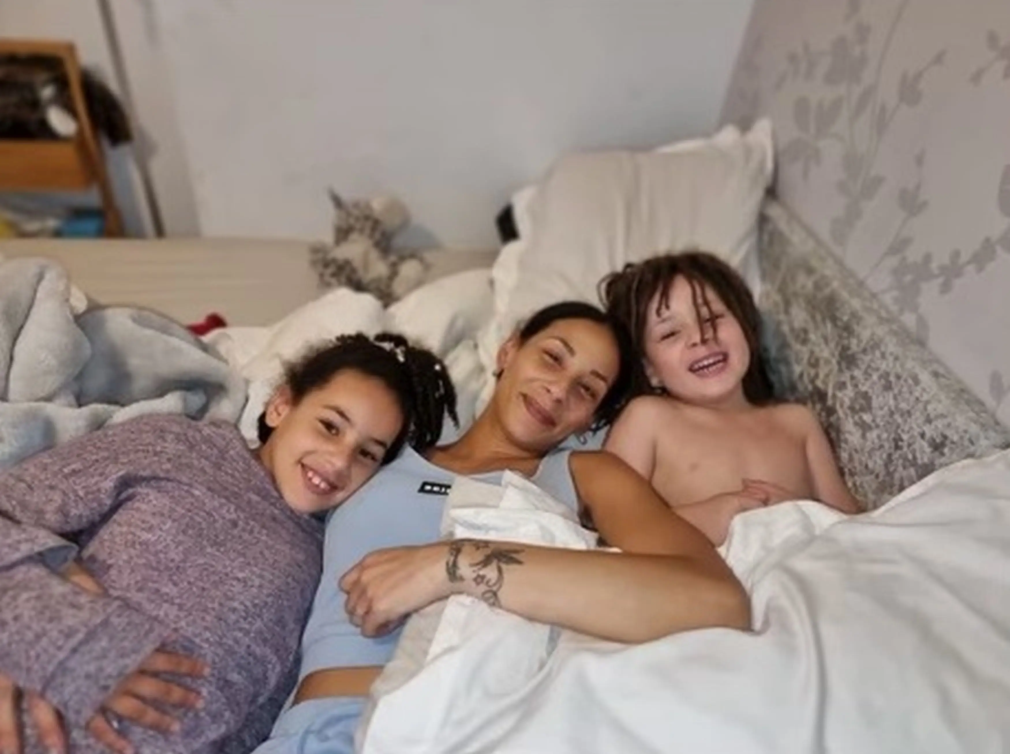 Shona and her children.