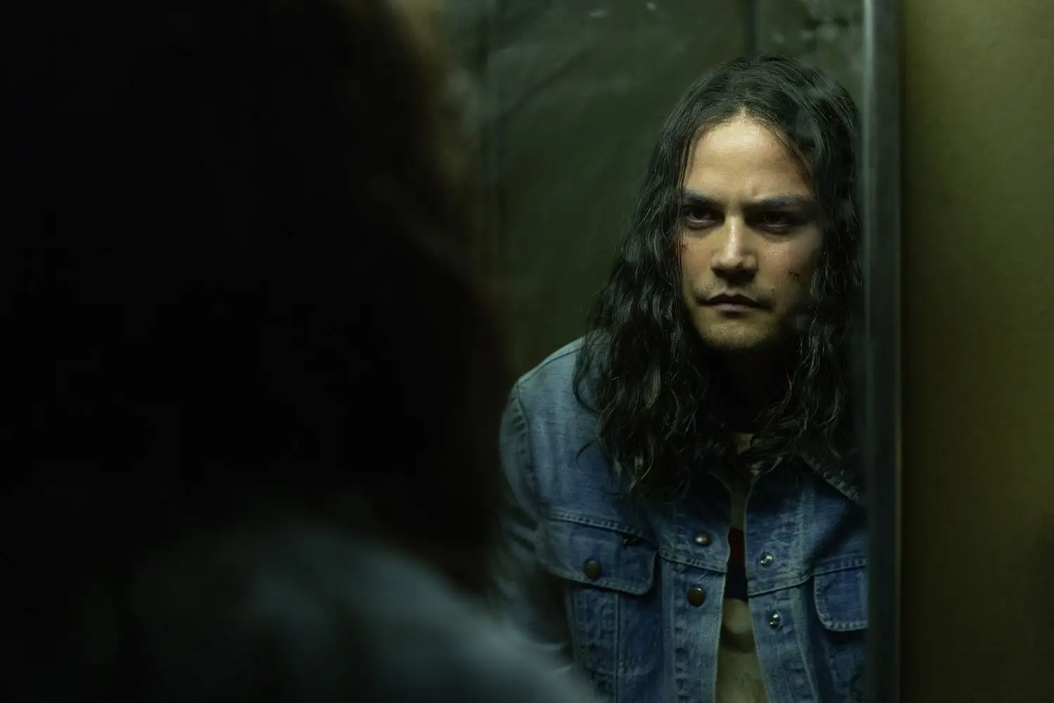Daniel Zovatto portrays Rodney Alcala in Woman of The Hour (Netflix)