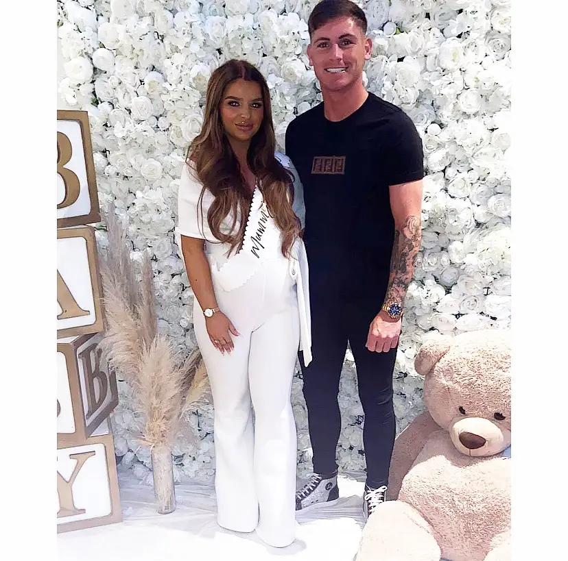 Kirsty has announced her engagement to her late boyfriend.