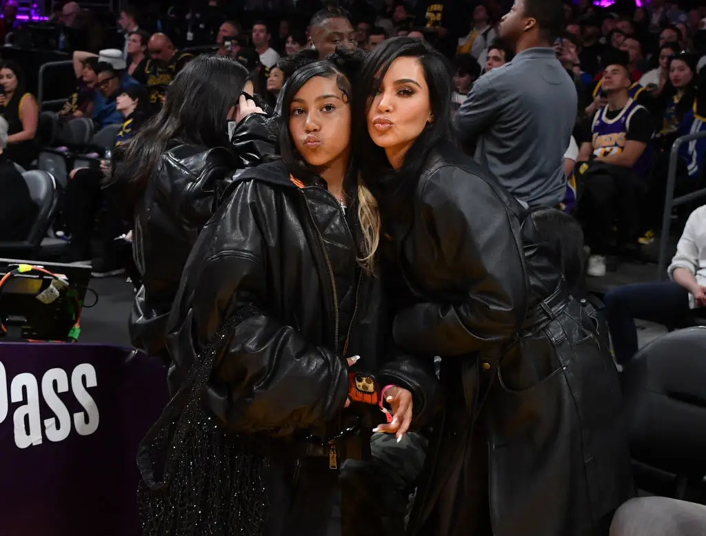 Fans have come forward to defend the star against mum-shaming (Allen Berezovsky/Getty Images)