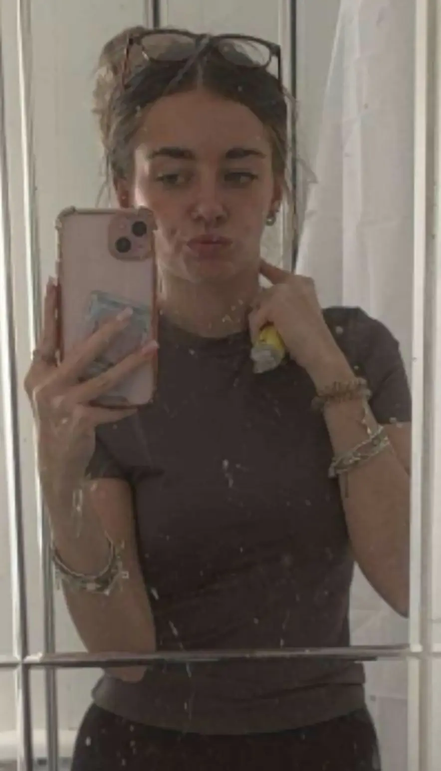 19-year-old Tazmin Blight has been left with serious lung damage due to vaping. (Kennedy News)