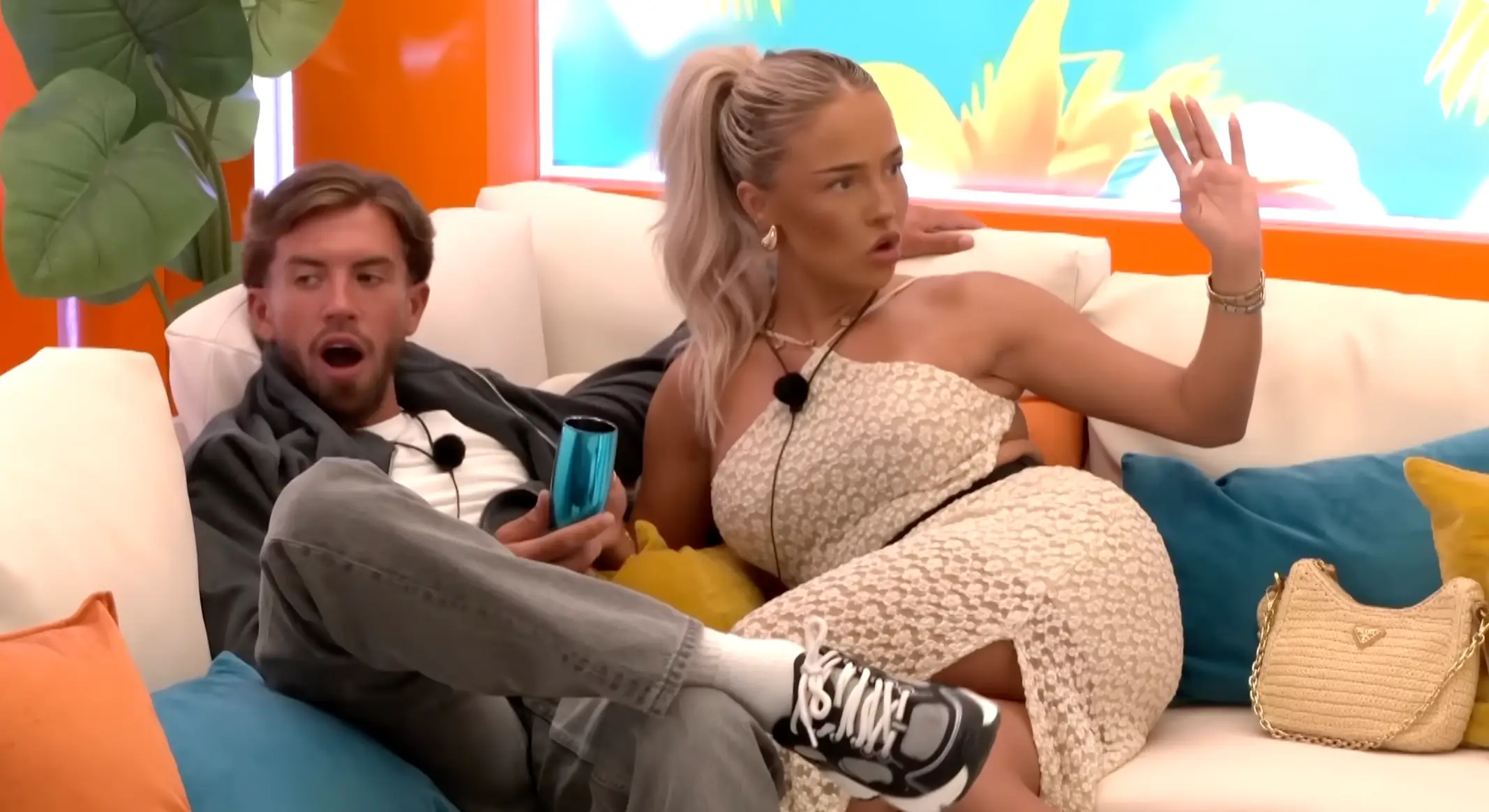 Ellie had been getting to know Aidan (with her bag) before the twist (ITV)