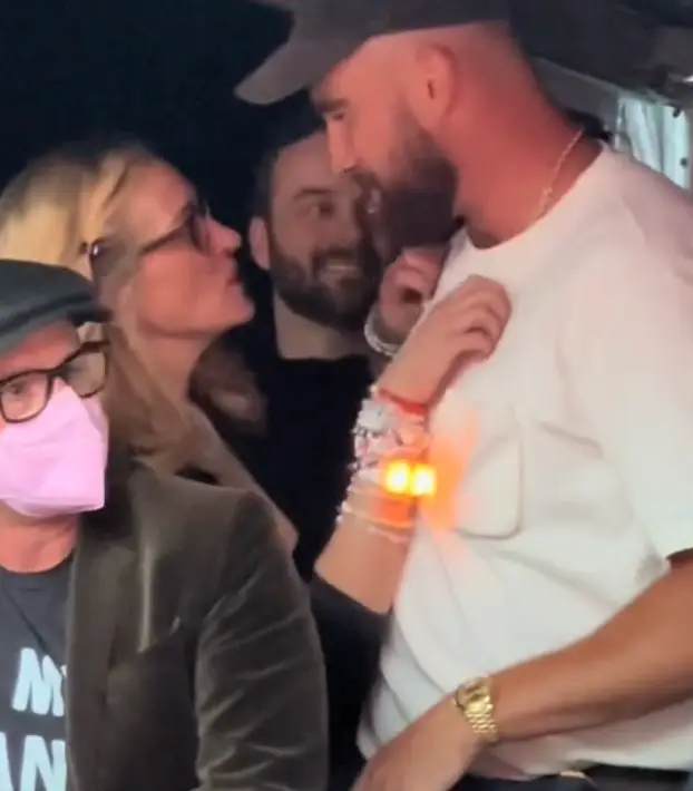 Travis opened up about what it was like finally meeting the Notting Hill star. (TikTok/@kelleyfarrelly)