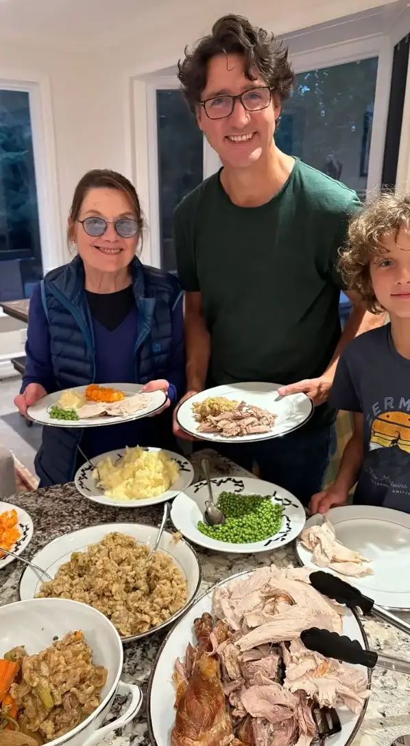 Justin Trudeau celebrated Canadian Thanksgiving with his ex-wife and family earlier this week (Instagram/sophiegregoiretrudeau)