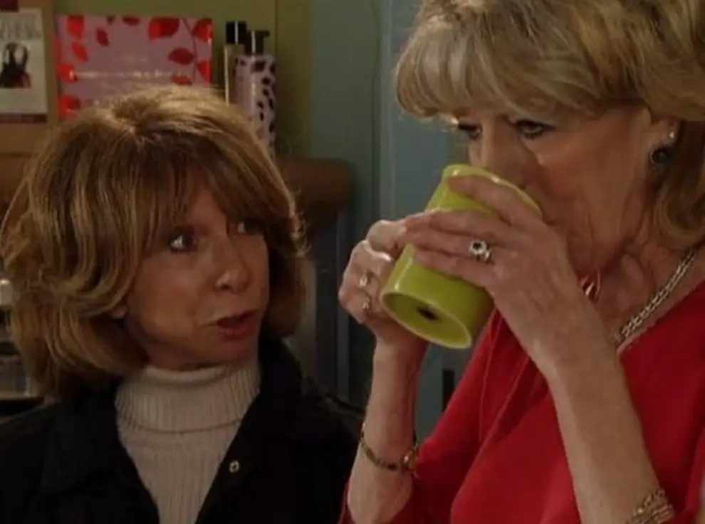 Helen alongside on-screen mum Sue Nicolls, who plays Audrey Roberts. (ITV)