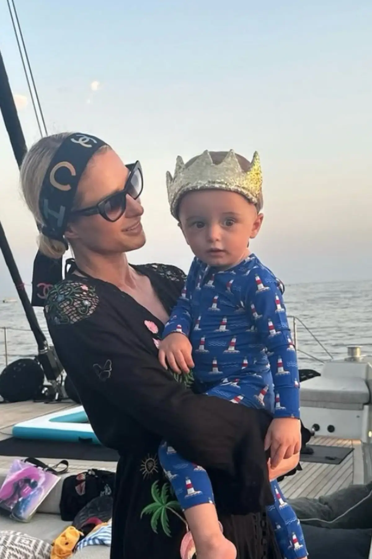 The businesswoman has thanked firefighters and first responders for their ongoing efforts (Instagram/parishilton)