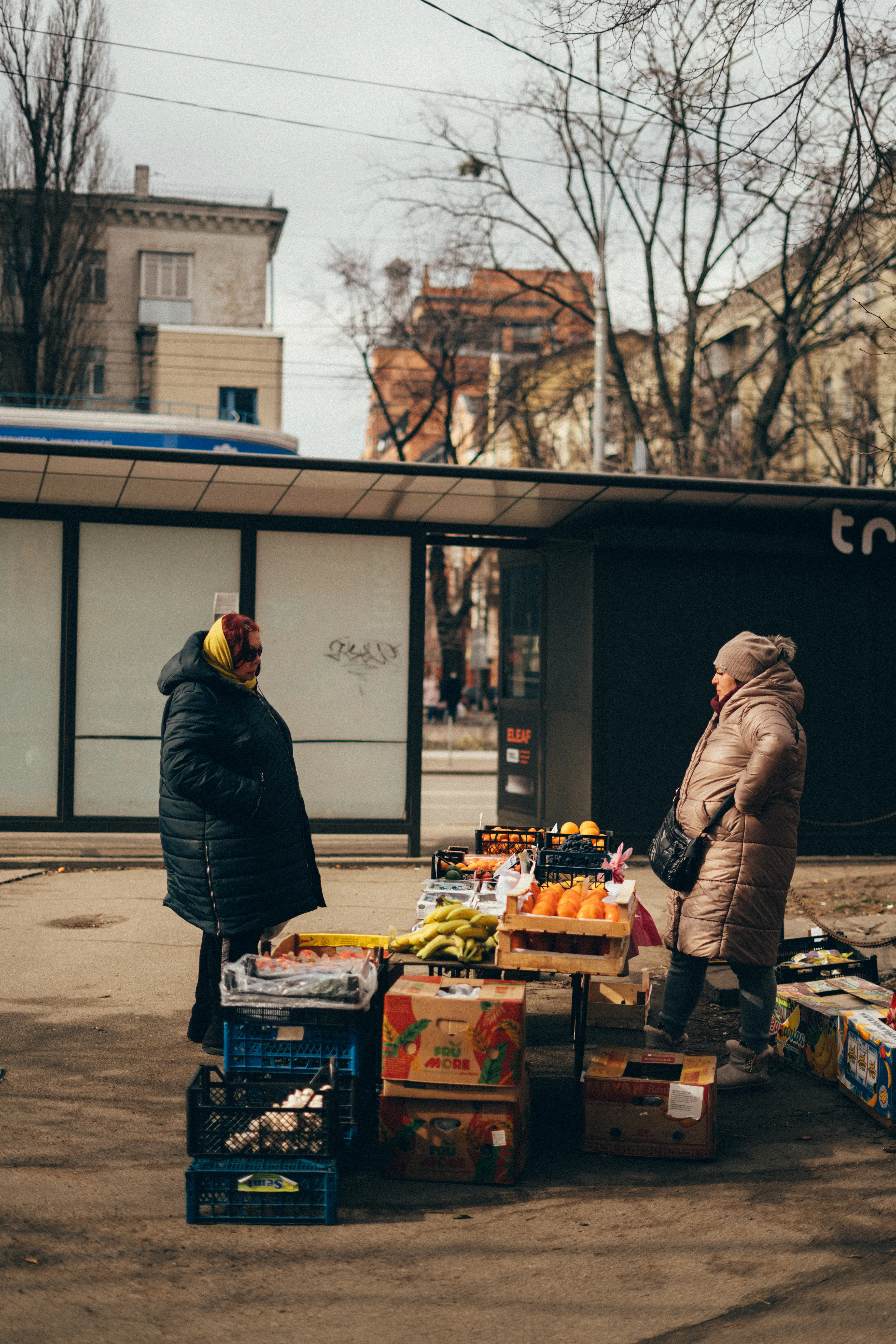 Many are forced to take their belongings and leave the city (