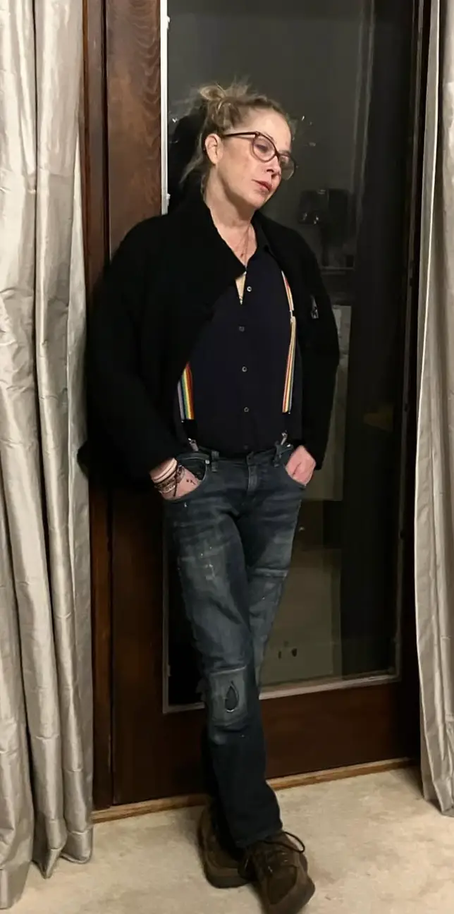 The actress has used her platform to speak up about her health journey to help raise awareness about the condition (Instagram/@christinaapplegate)