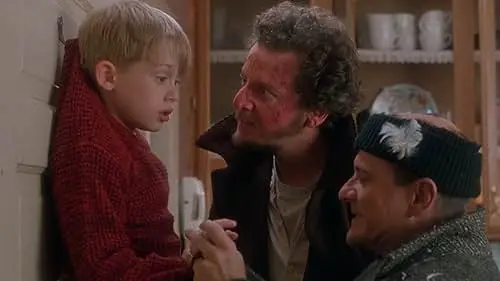 Home Alone star Macaulay Culkin revealed Joe Pesci 'bit his finger' during rehearsals (20th Century)