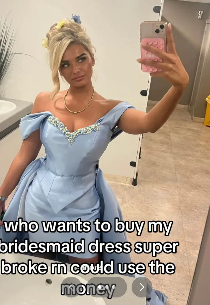 One of Venezuela Fury's bridesmaids, Libby Peat, has sparked a heated debate after revealing why she wanted to see her dress from the wedding (TikTok/@libbypeat)