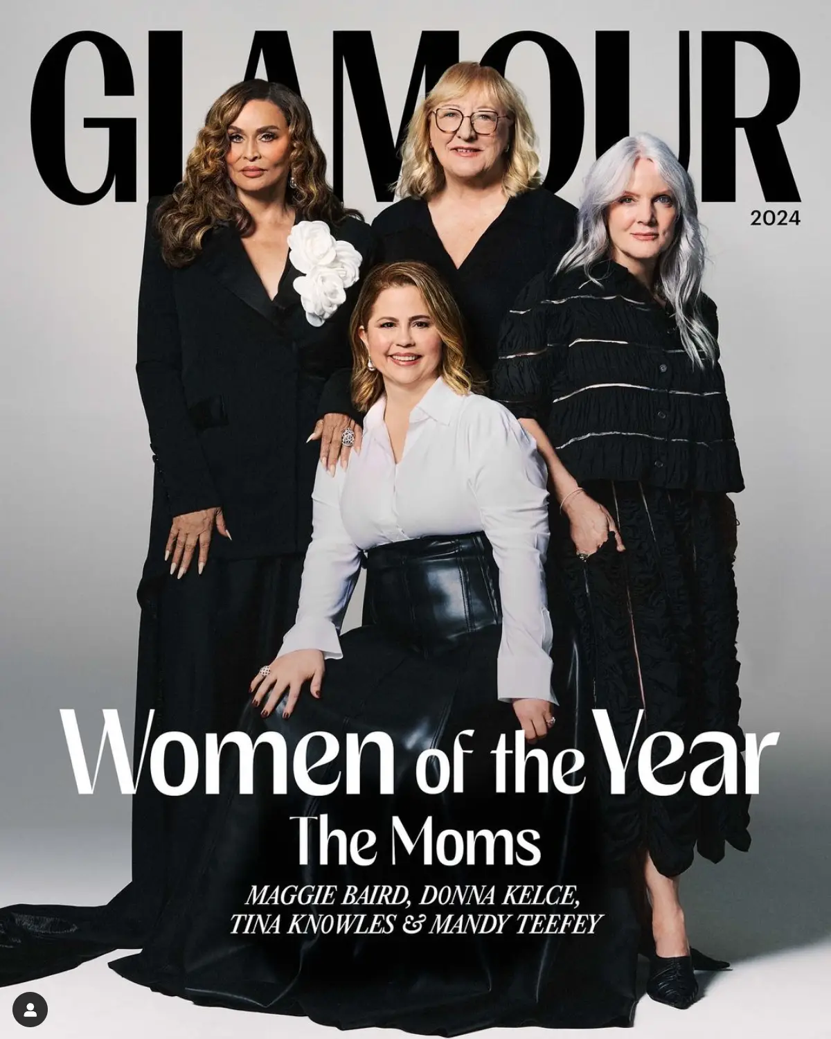 Many fans of Taylor Swift claimed the singer's mother deserved a spot on the cover (Glamour)