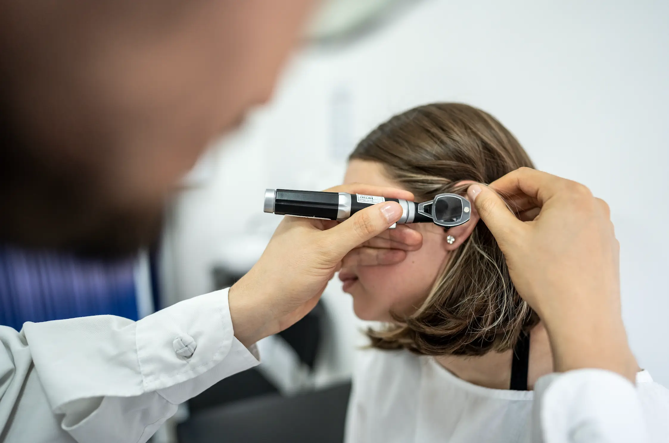 Tinnitus can present itself in several different ways. (Frazao Studio Latino/Getty)