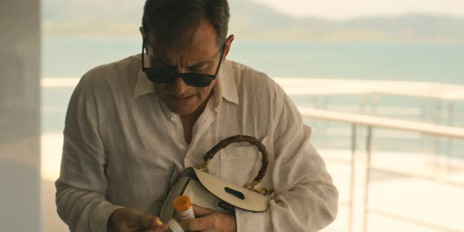 Jason Isaacs as Timothy Ratliff on The White Lotus season 3. (HBO)