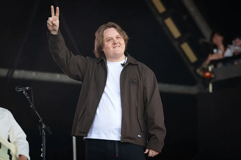 Fans were buzzing to finally see Lewis Capaldi on stage again after his two-year hiatus (Joseph Okpako / Contributor / Getty Images)