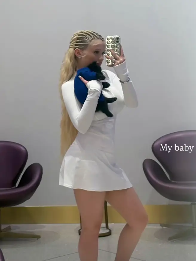 Alabama shared an image of the puppy (Instagram/@alabamaluellabarker)