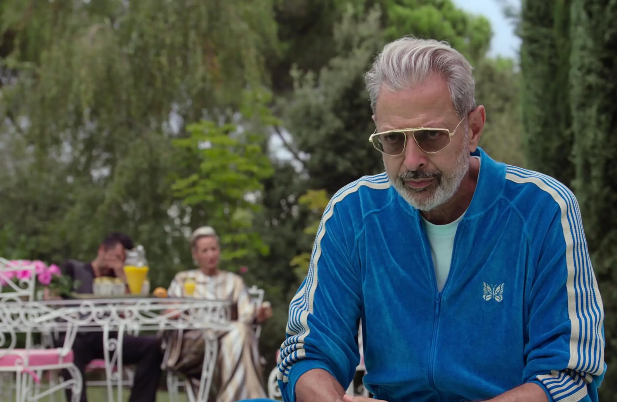 The series stars Jeff Goldblum as Zeus (Netflix)