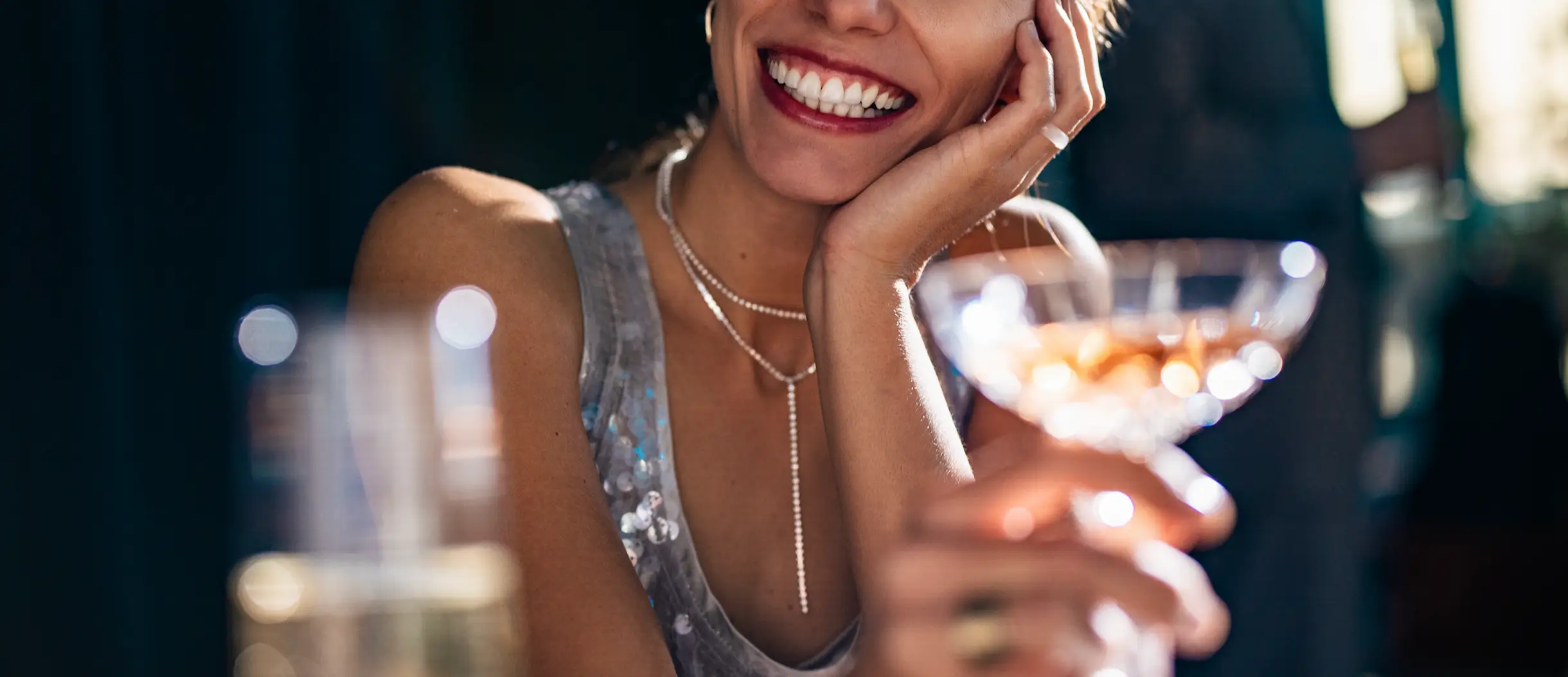 How can alcohol affect your teeth? (miniseries / Getty Images)