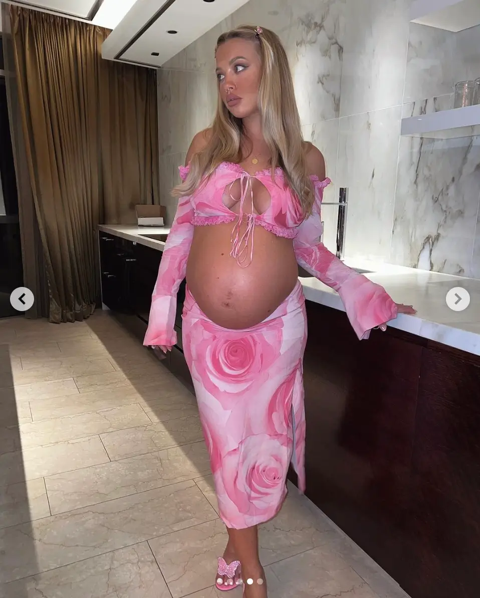 The trend sees expectant mothers donning patterned midriff co-ords, low-waist skirts and belly-busting blazers - and absolutely no maternity stretch jeggings.