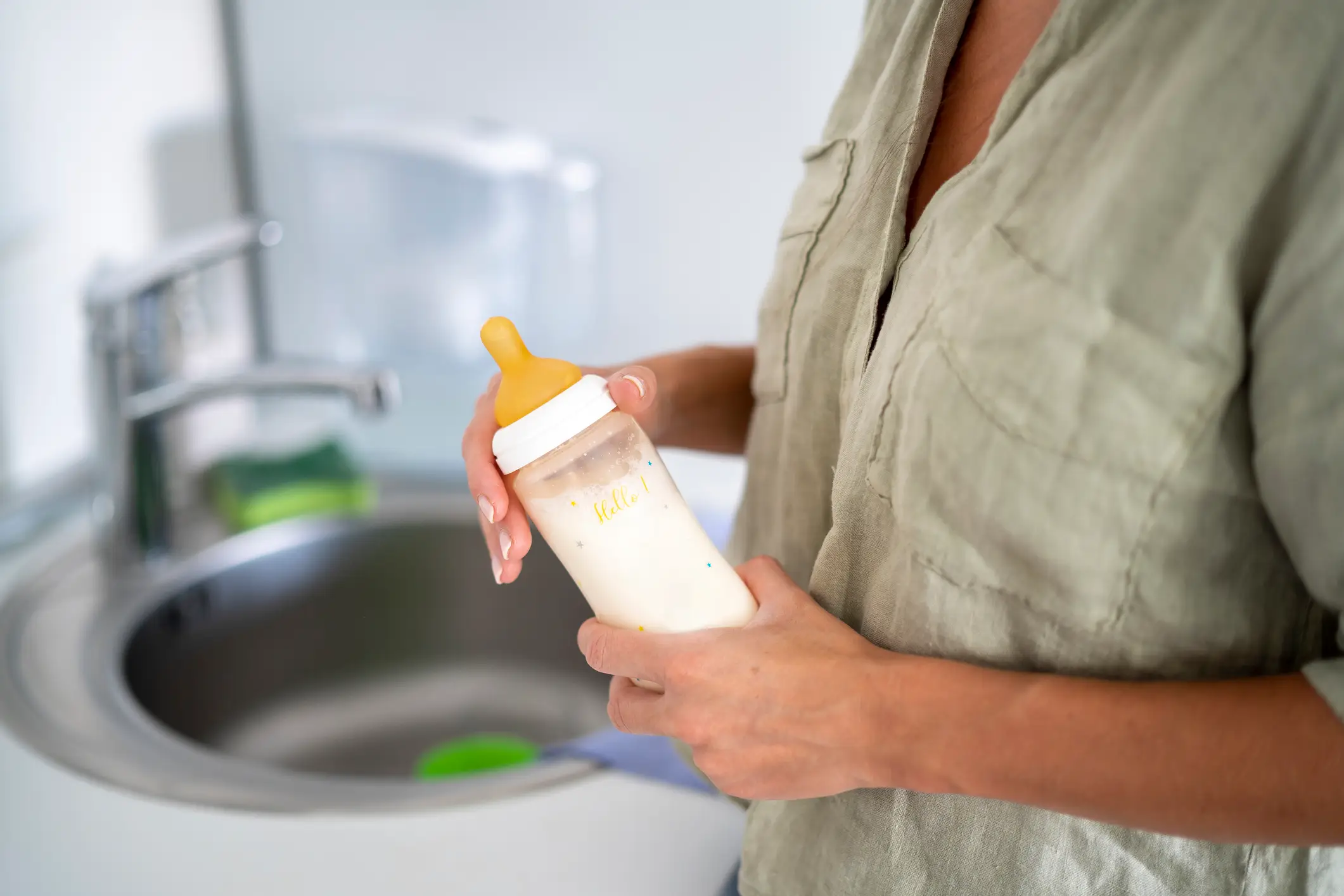 Parents are being urged to stock up on ‘ready-to-feed’ formula (Getty Stock Image)