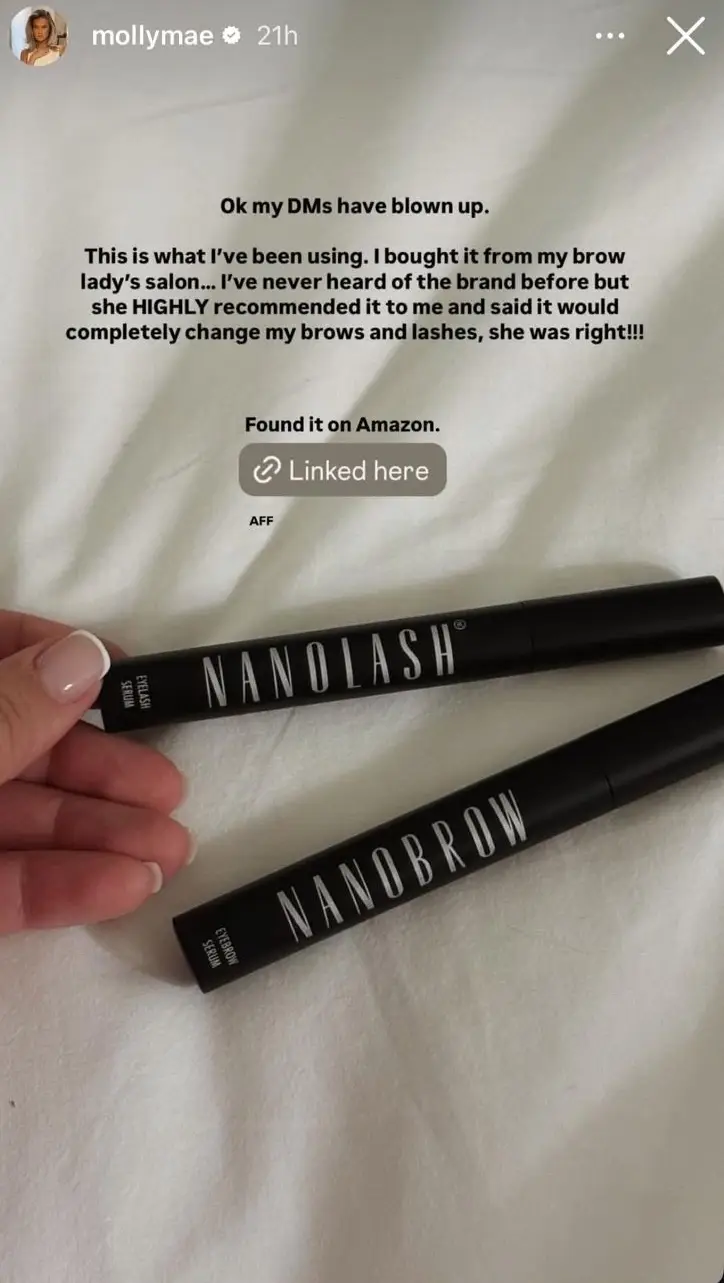 Instagram/@mollymae
