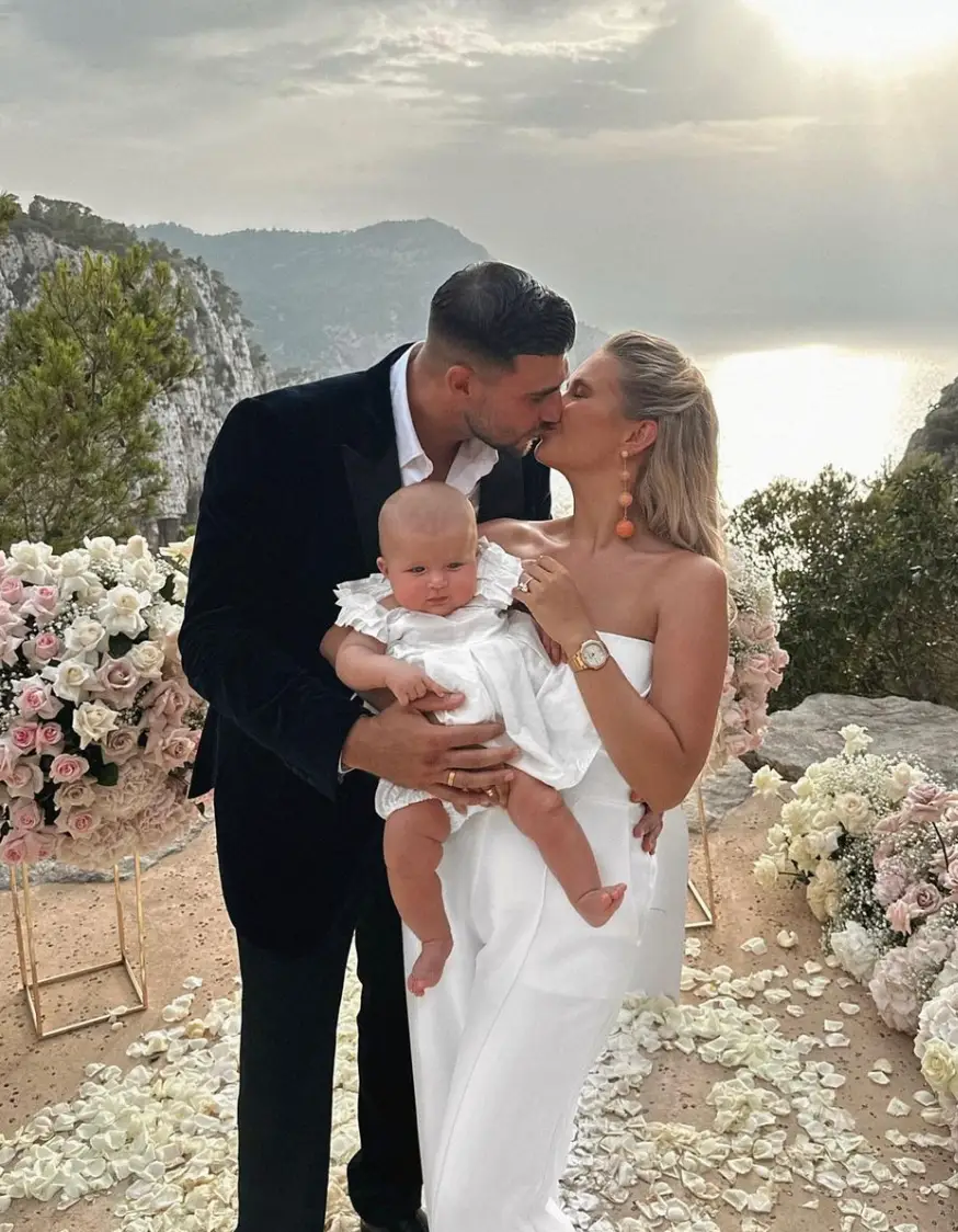 Molly-Mae Hague and Tommy Fury are gearing up to star in their own Netflix doc according to an insider.