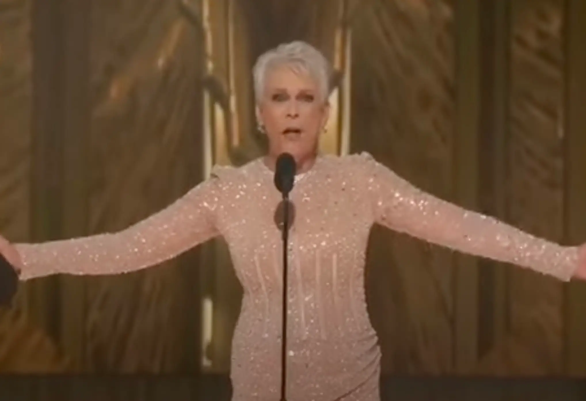 Jamie Lee Curtis won the Oscar for Best Supporting Actress.