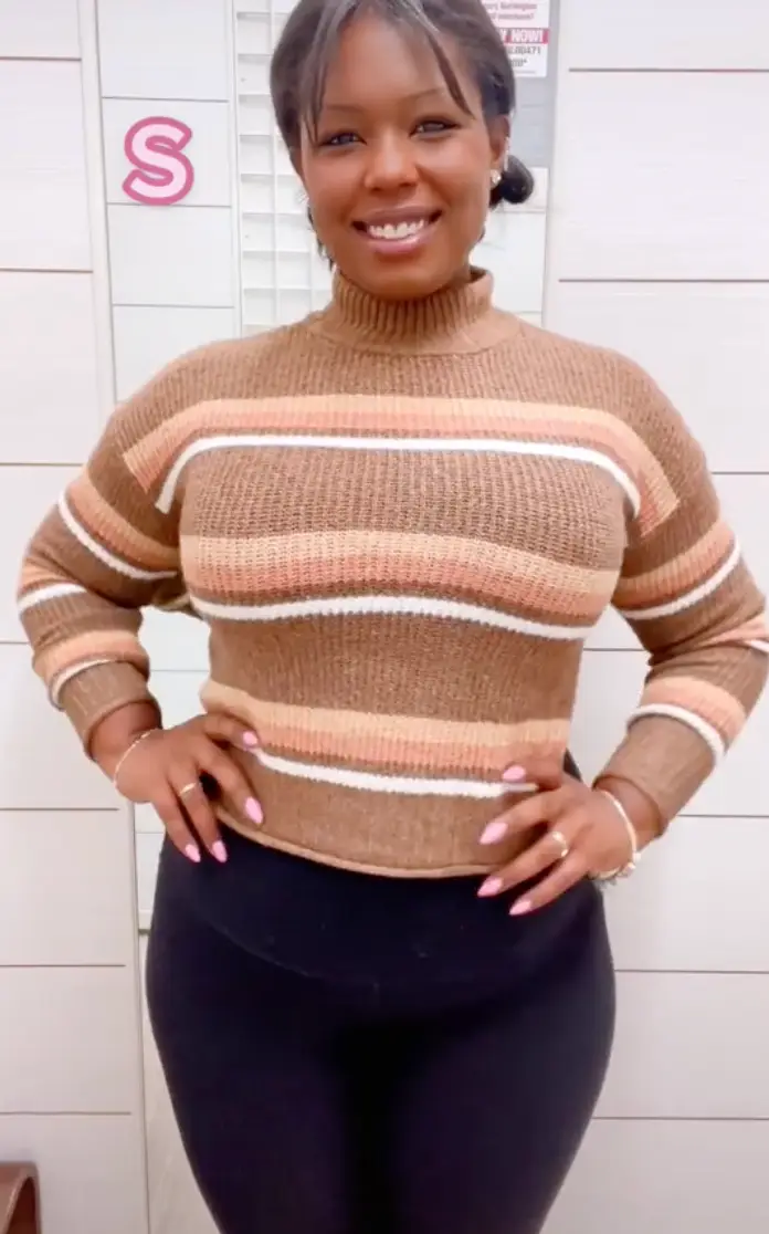 Tae tried on the different jumpers, and they all looked the same.