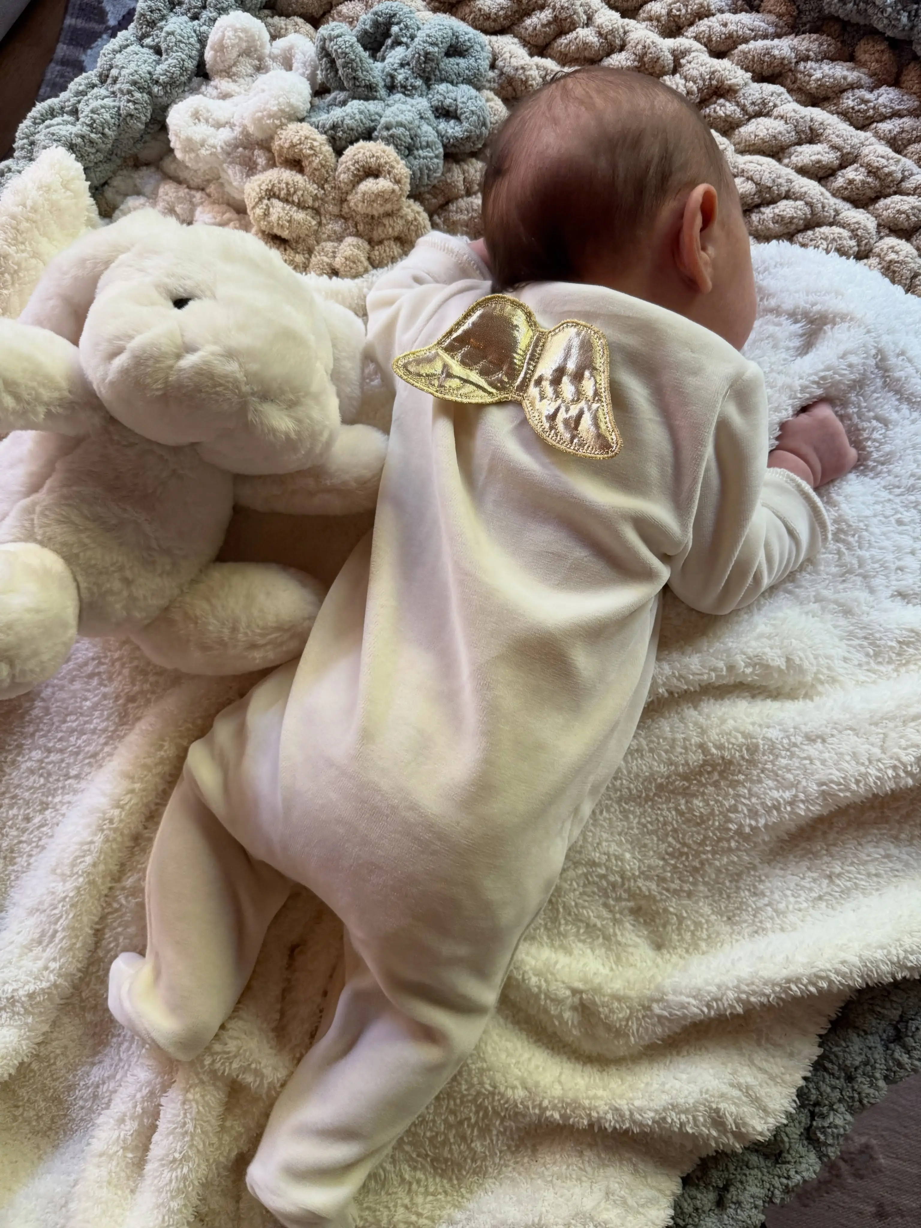 The model shared an adorable photo of her little girl in an angel babygrow (Instagram/@barbarapalvin)