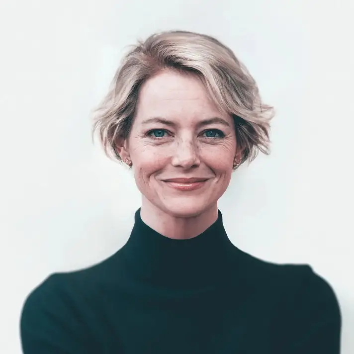 Emma Stone looked like this after going through the treatment of AI.