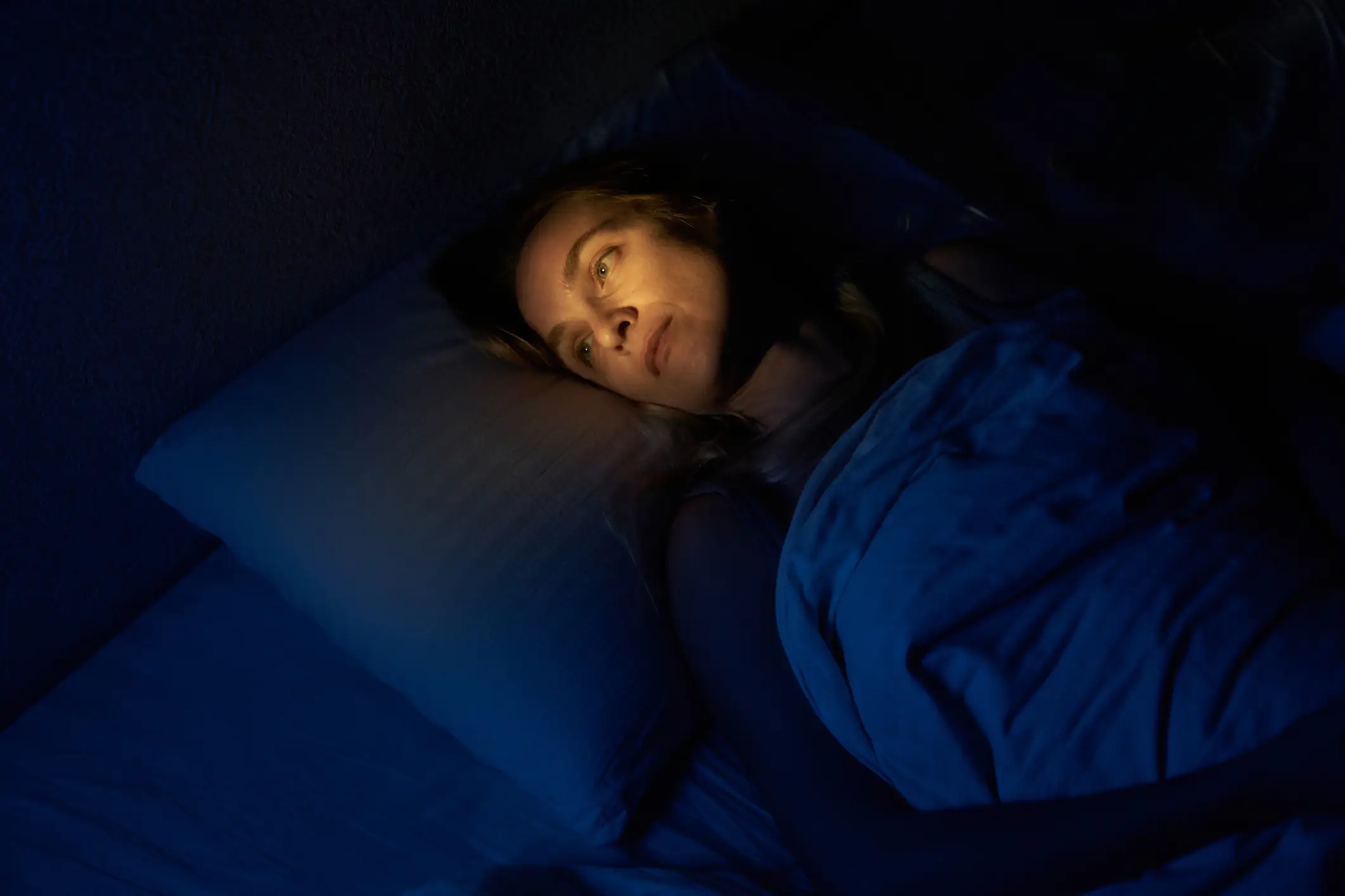 Certain nighttime habits can seriously disrupt your sleep cycle (Getty Stock Images)