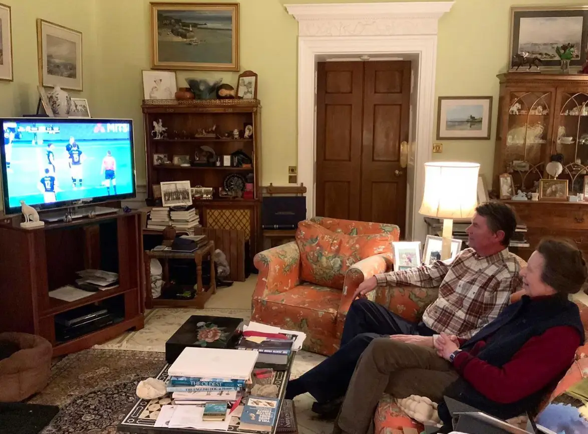 The pair gave a rare glimpse into their home life in this 2021 snap (theroyalfamily/Instagram)