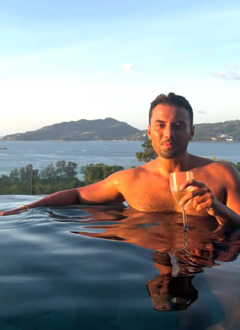 The Only Way Is Essex star Jordan Wright has died in Thailand shortly after moving there (Instagram/@jordanwrights)