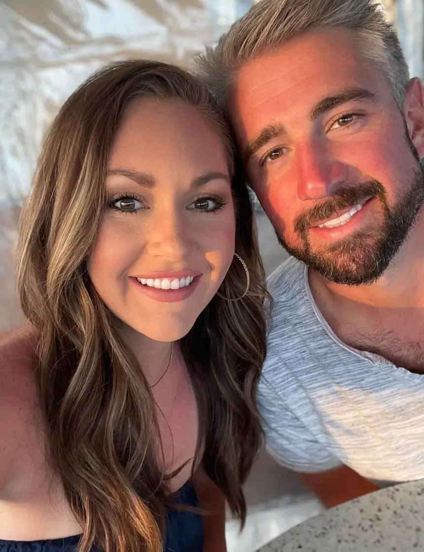 The pair broke up, but are still friends (